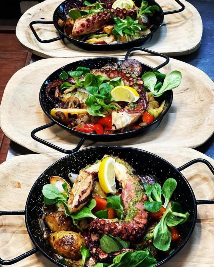 Restauracja I Noclegi Izba Rybacka W Krainie Wygaslych Wulkanow Podgorki Eksteriør billede