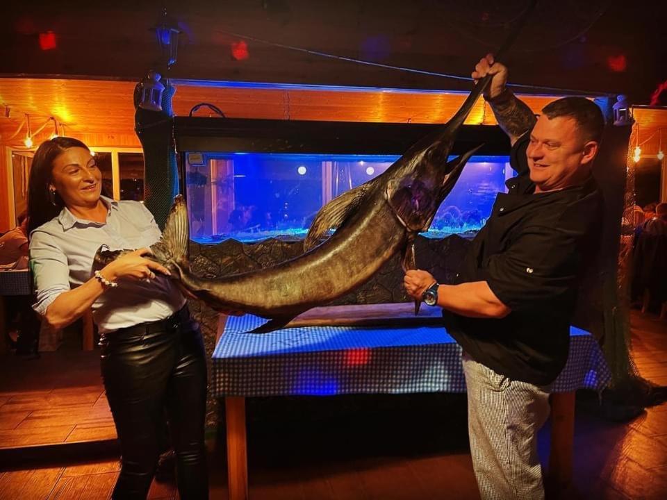 Restauracja I Noclegi Izba Rybacka W Krainie Wygaslych Wulkanow Podgorki Eksteriør billede