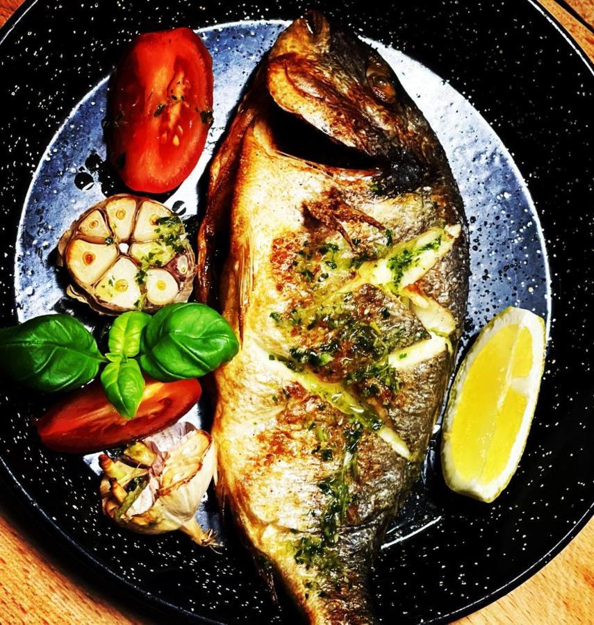 Restauracja I Noclegi Izba Rybacka W Krainie Wygaslych Wulkanow Podgorki Eksteriør billede